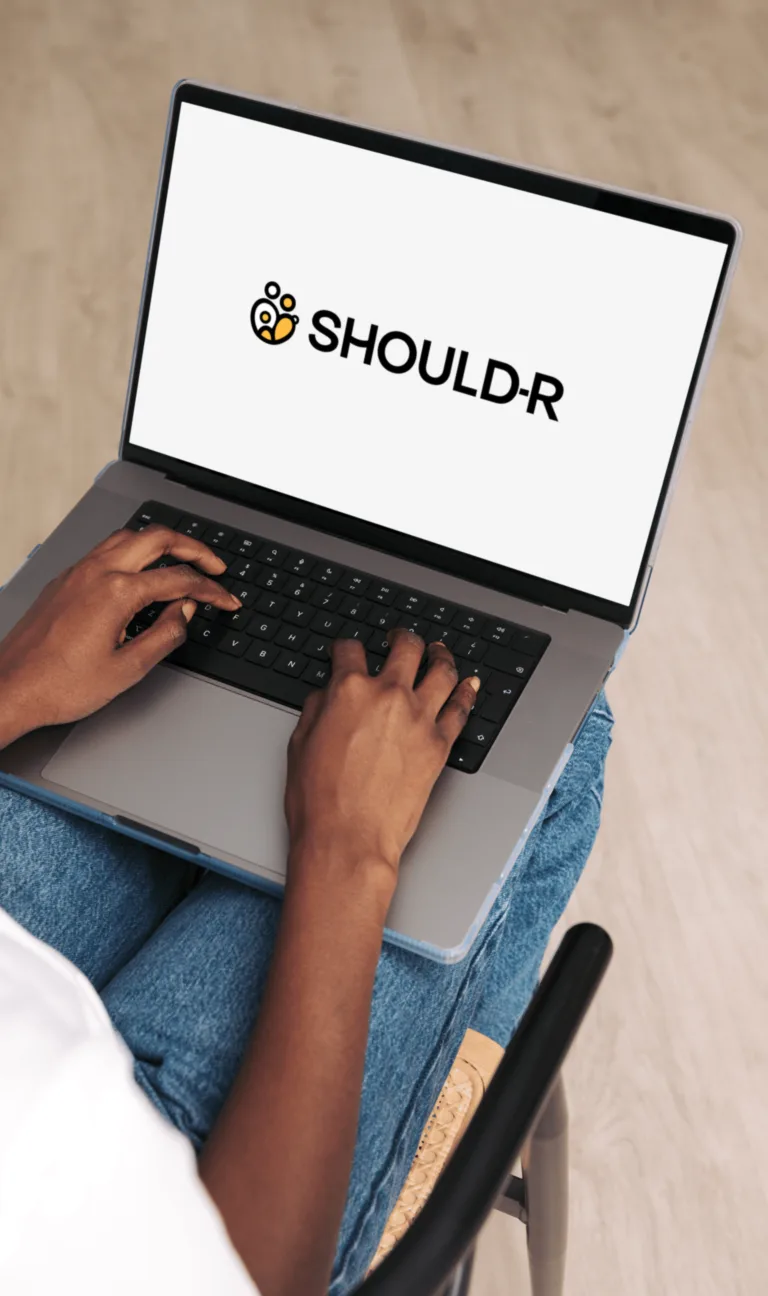 Application Should-R affichée sur un ordinateur portable